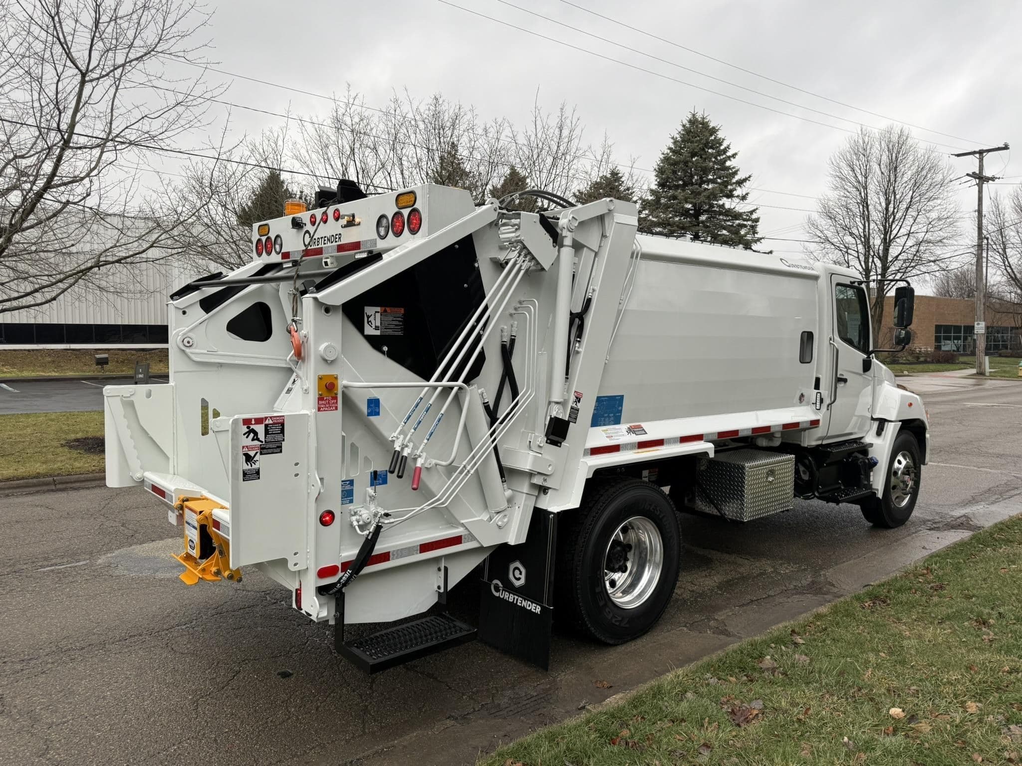 2025 HINO L6 120020 image 3