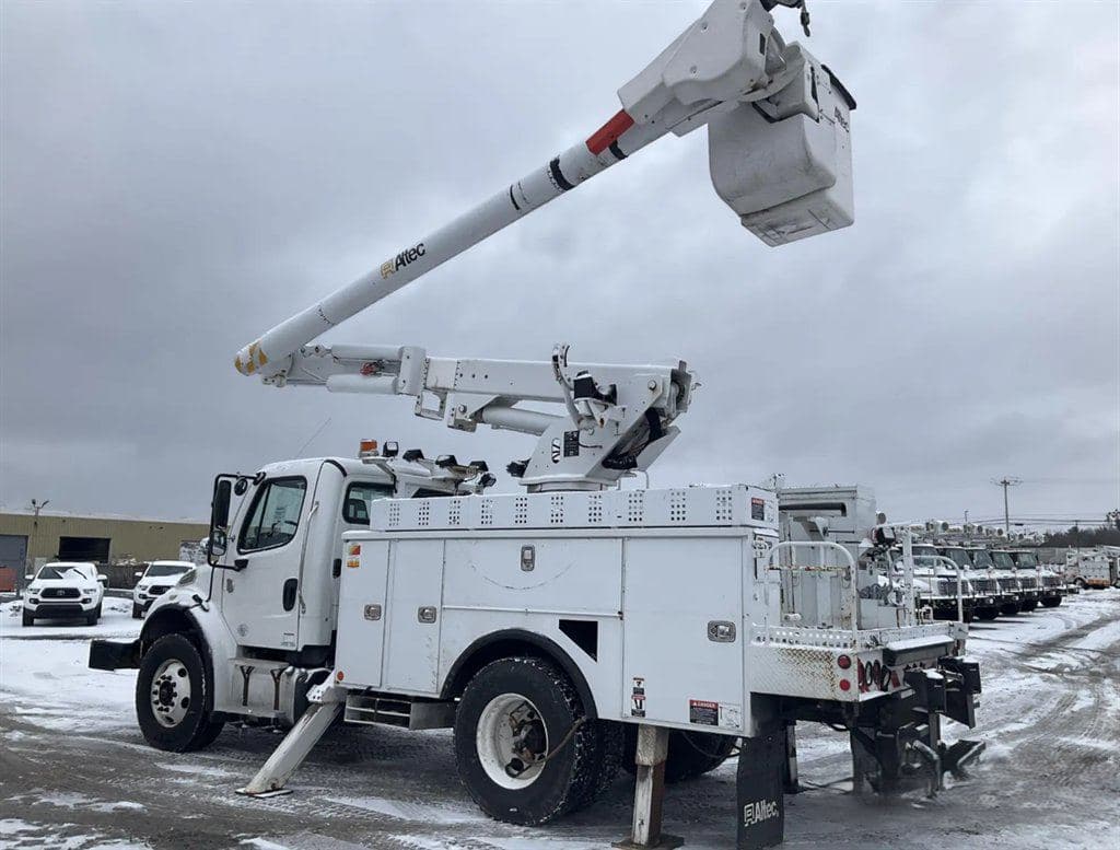 2016 Freightliner M2 106 image 3