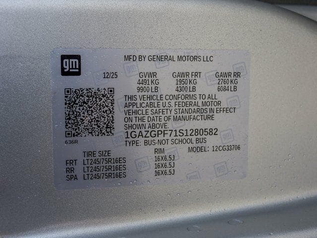 2025 Chevrolet Express 3500 LT Passenger image 20