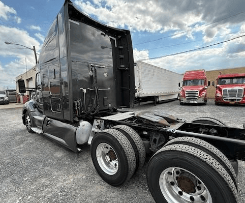 2020 Kenworth T680 image 6