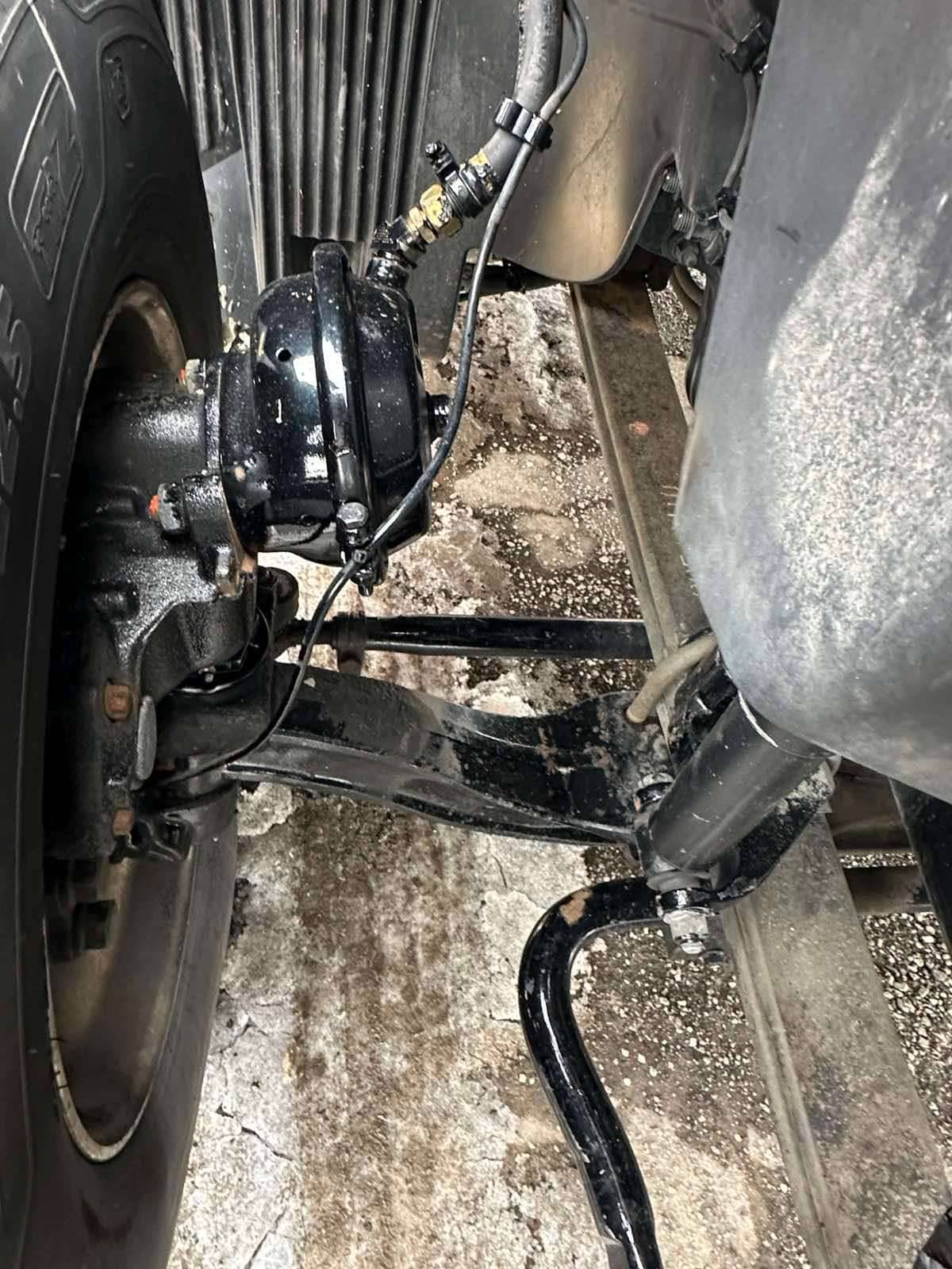 2023 Volvo VNL image 13