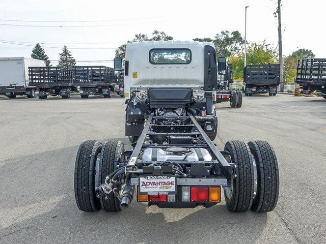 2025 Chevrolet 5500 XG LCF Gas Work Truck 150" Wheelbase Cab Chassis image 4
