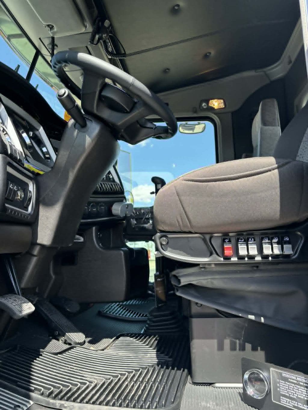 New 2027 KENWORTH T800 image 15