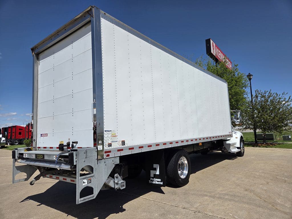 Used 2020 PETERBILT 330 image 14