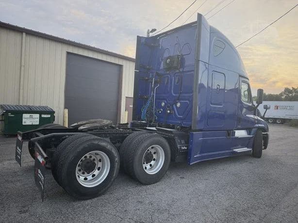 2018 Freightliner Cascadia image 6