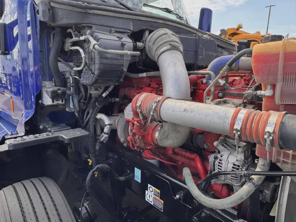 2022 Peterbilt 579 image 10