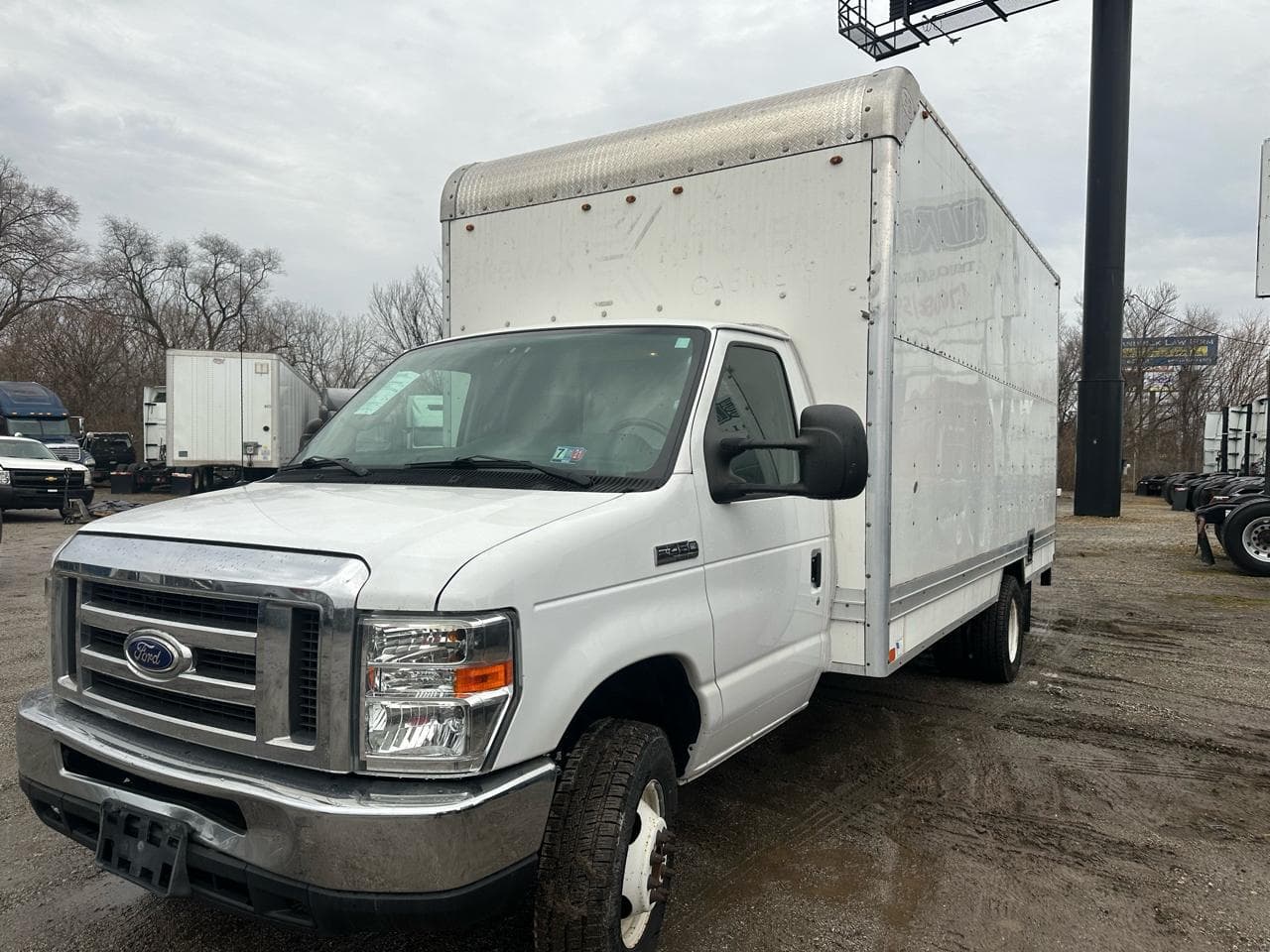 2016 Ford Econoline image 1