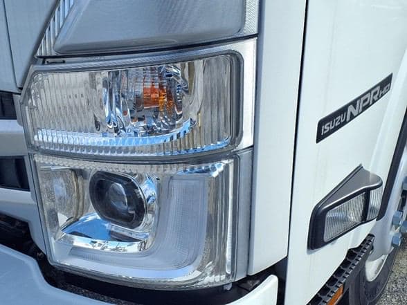 2024 Isuzu NPR HD image 2