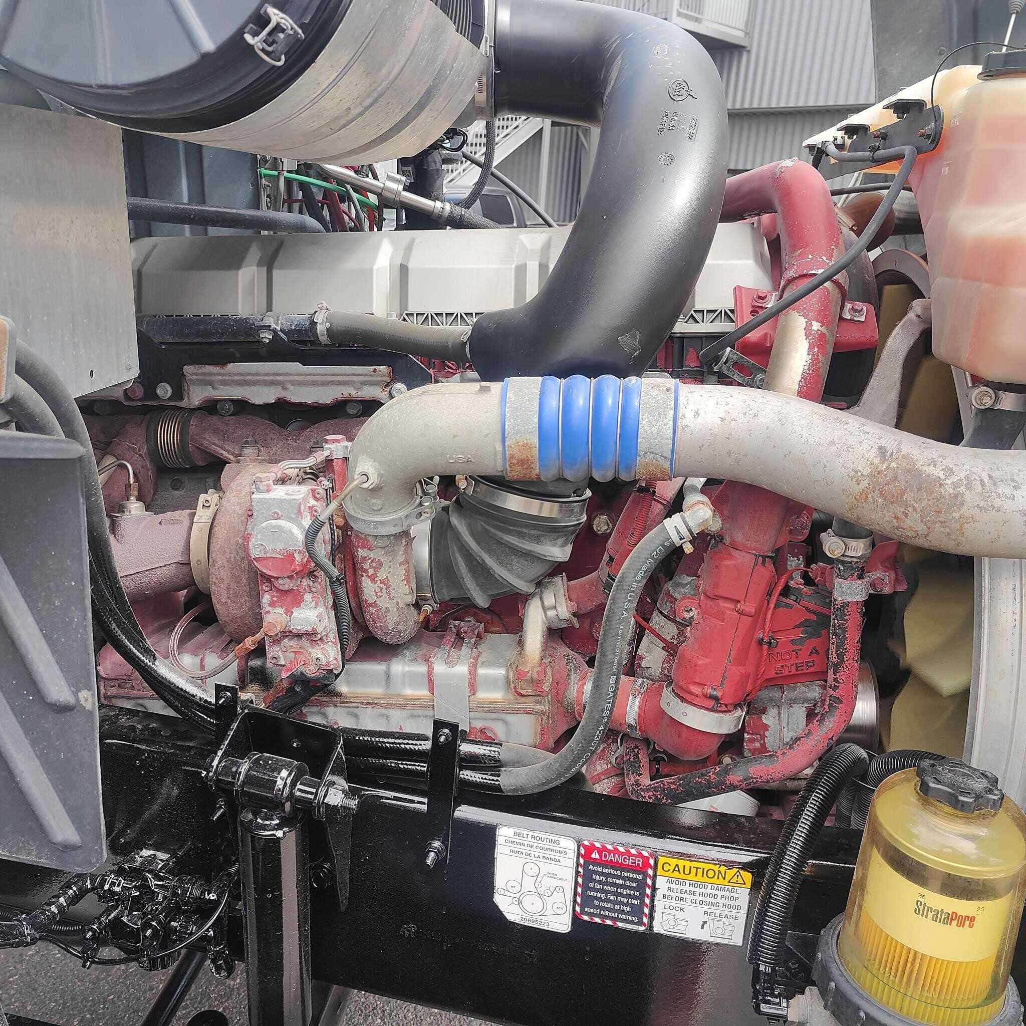 Used 2017 MACK 600 Conventional - Day Cab image 5