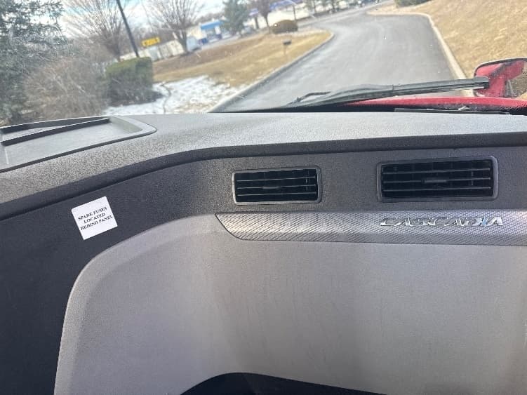 Used 2019 Freightliner Conventional - Day Cab, Tractor - T12664ST image 10