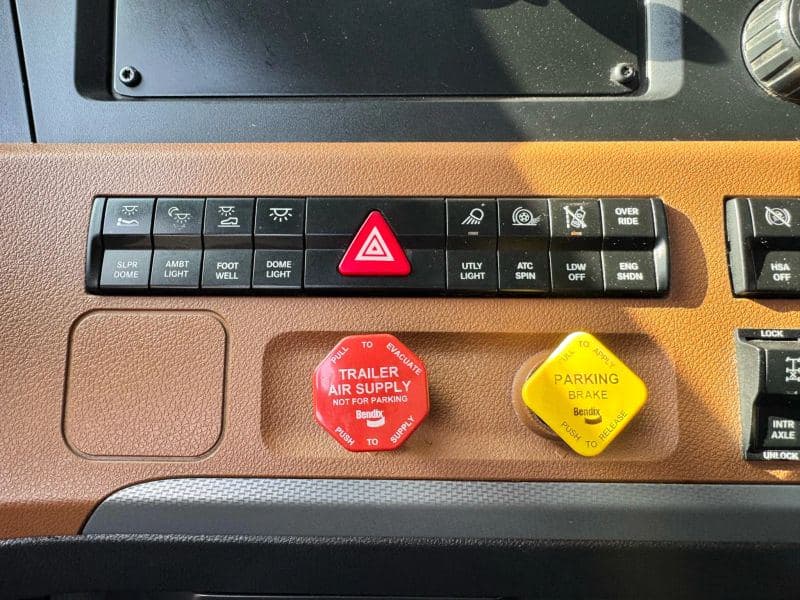 2019 Freightliner Cascadia image 20