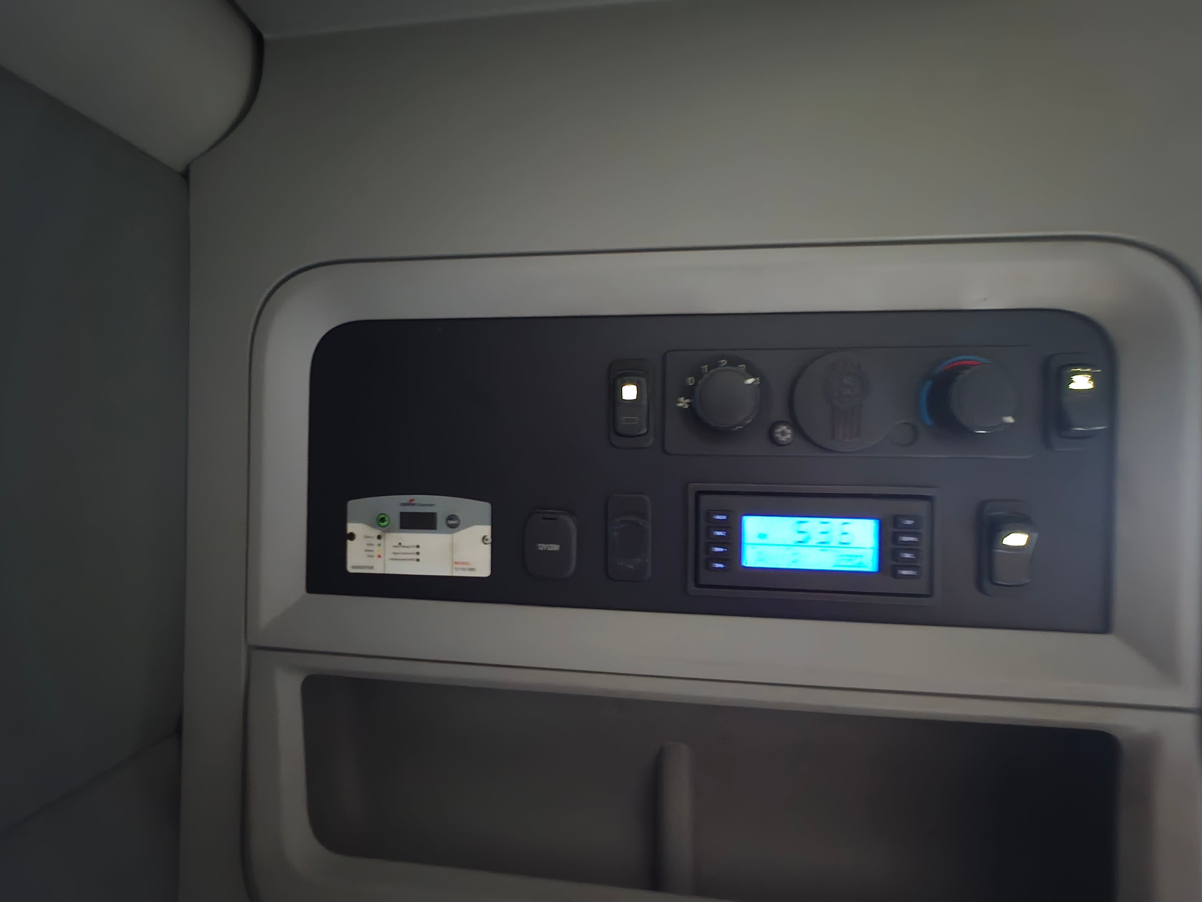 2018 Kenworth T680 image 16