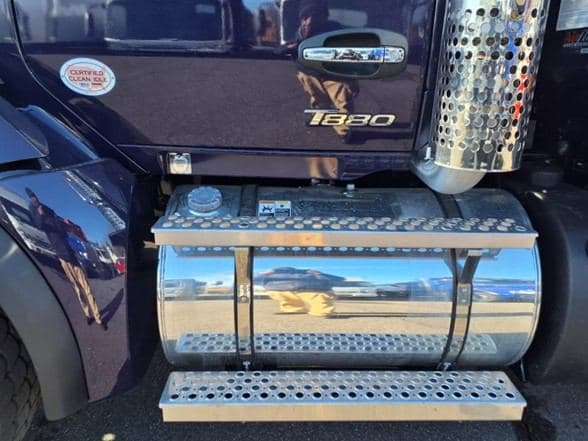 2025 Kenworth T880 image 12