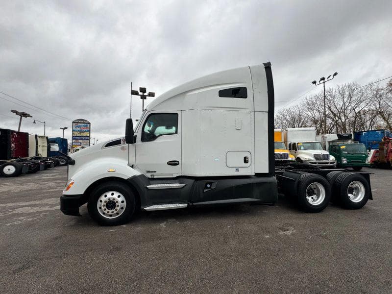 2021 Kenworth T600 image 3
