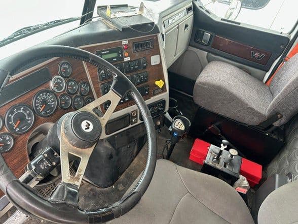 2016 Western Star 4700 image 5