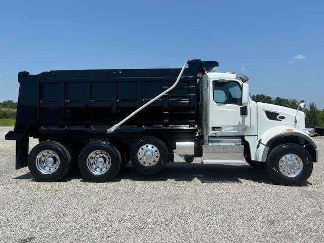 2020 Peterbilt 567 image 3