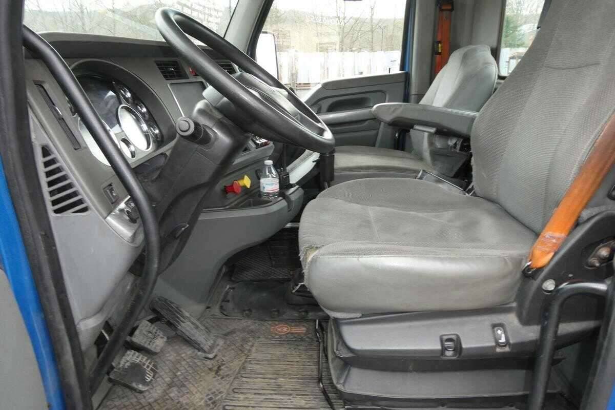 2017 Kenworth T880 image 6