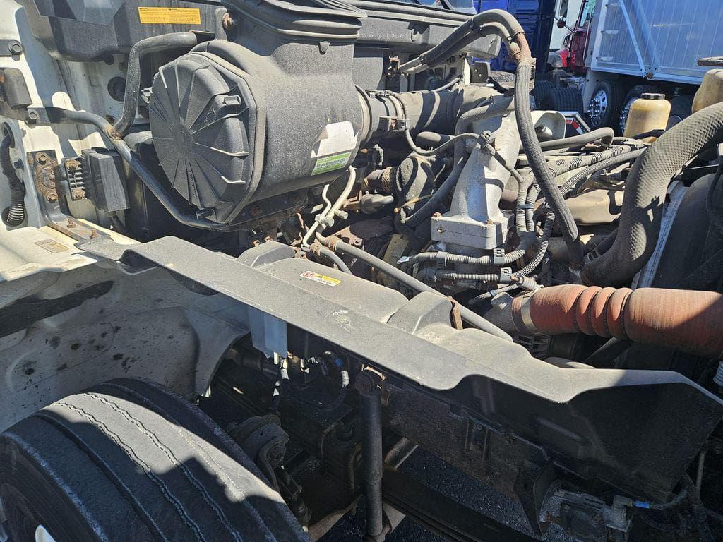 2019 Hino 338 image 12