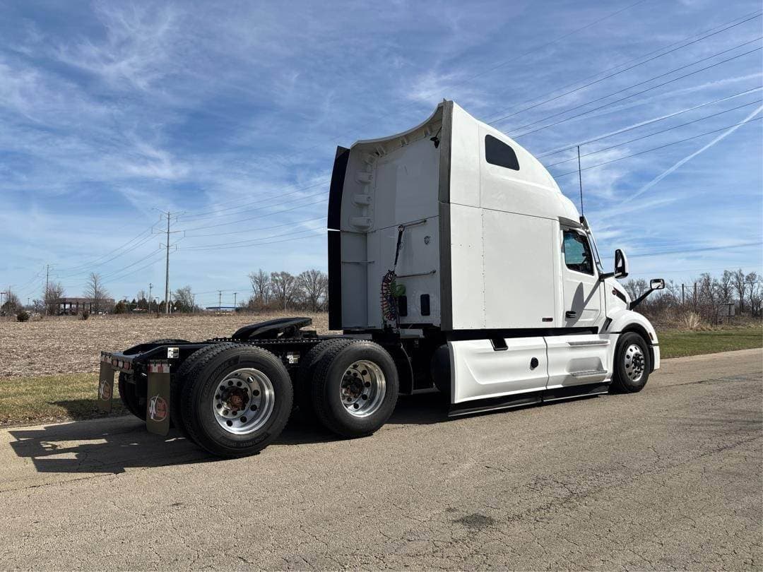 2024 Peterbilt 579 image 8