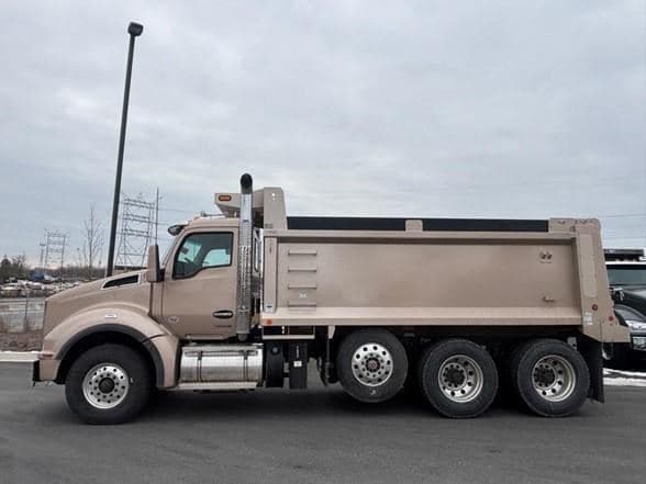 2025 Kenworth T880 image 5