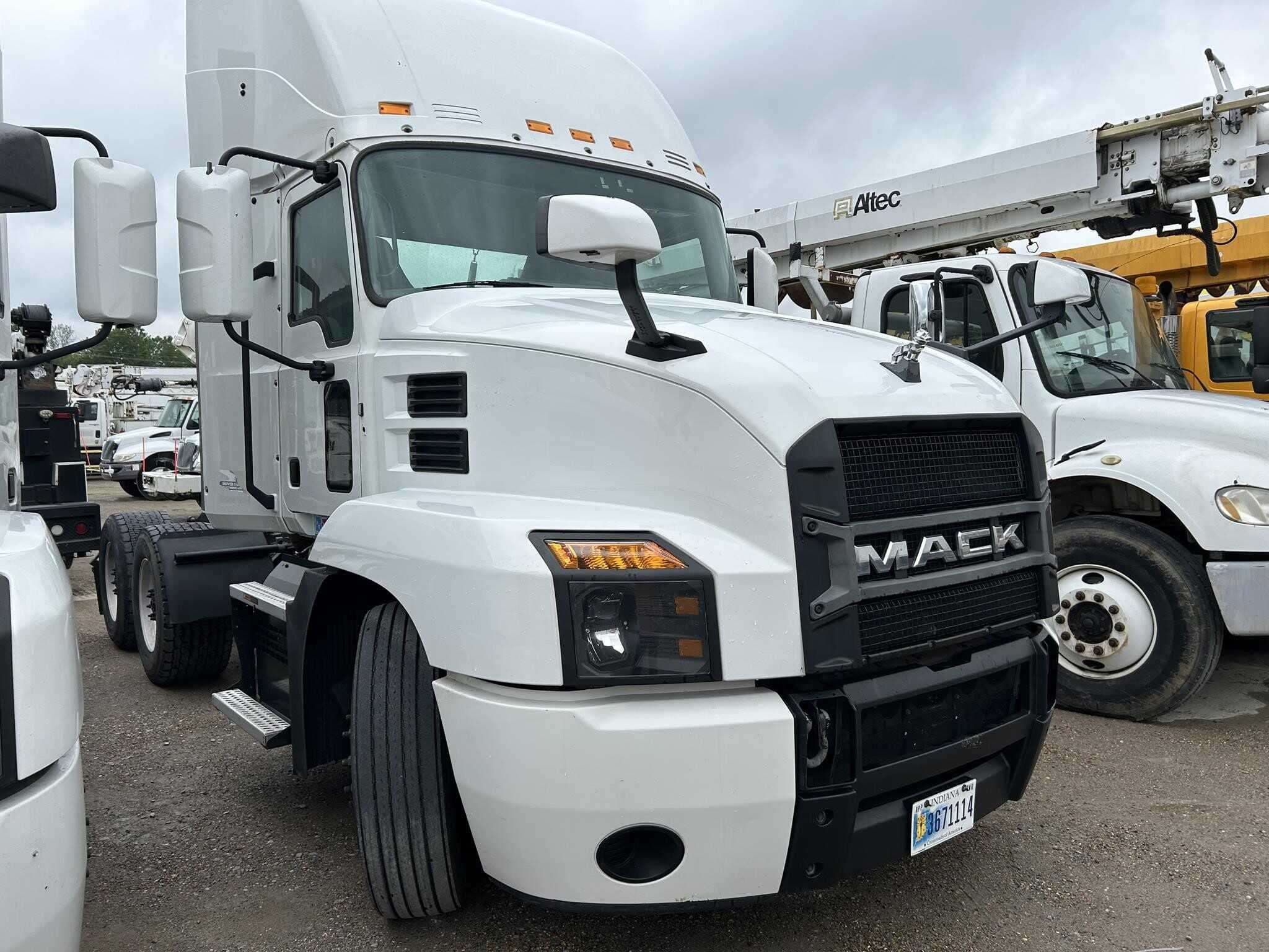 Used 2019 MACK ANTHEM Conventional - Day Cab in Covington, TN image 1