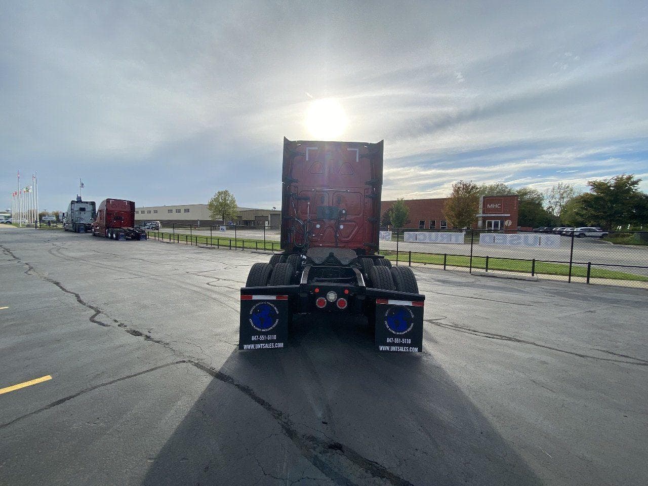 2021 FREIGHTLINER Cascadia CA126 Tandem Axle Sleeper image 5