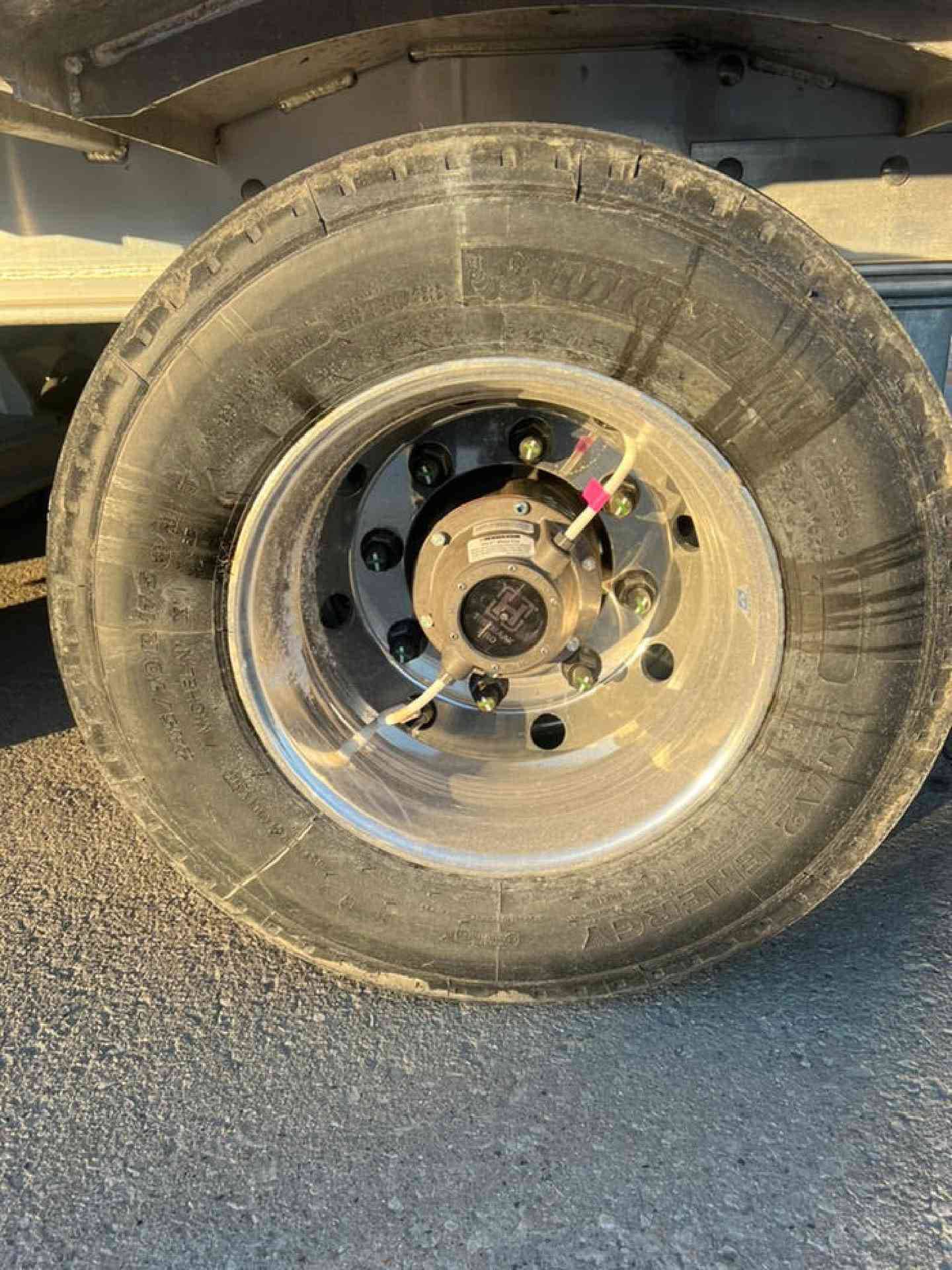2027 Extreme XS70 Step Deck Tri Axle Low Pro R17.5 image 19