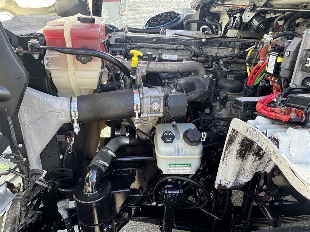 2015 Freightliner M2-112 image 54