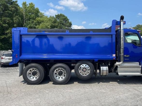 2025 Kenworth T880 image 8