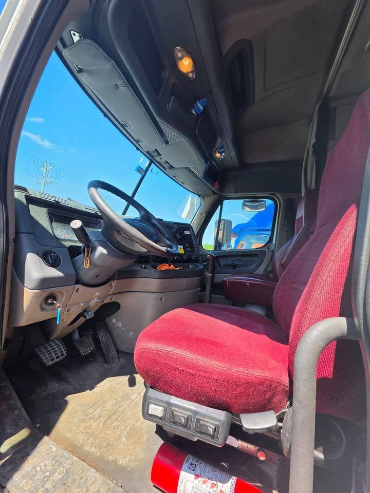 2014 Freightliner Cascadia 125 Evolution image 7