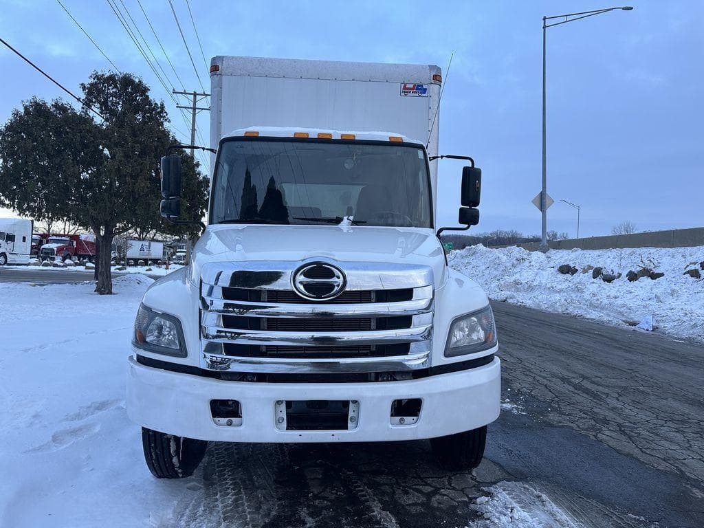 2020 Hino 268A image 11