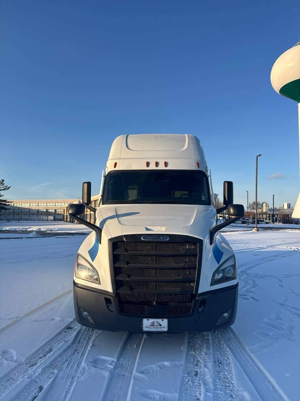 2022 Freightliner Cascadia image 2