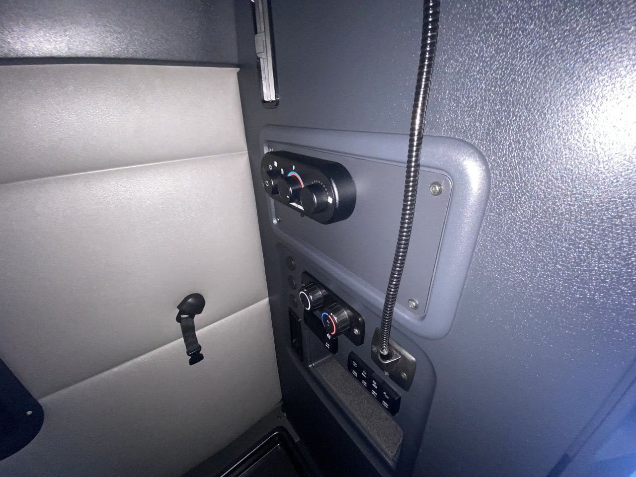 2020 Freightliner Cascadia image 19