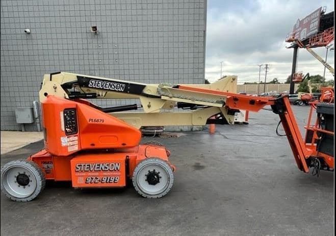 2015 JLG E450AJ PL6879 image 1