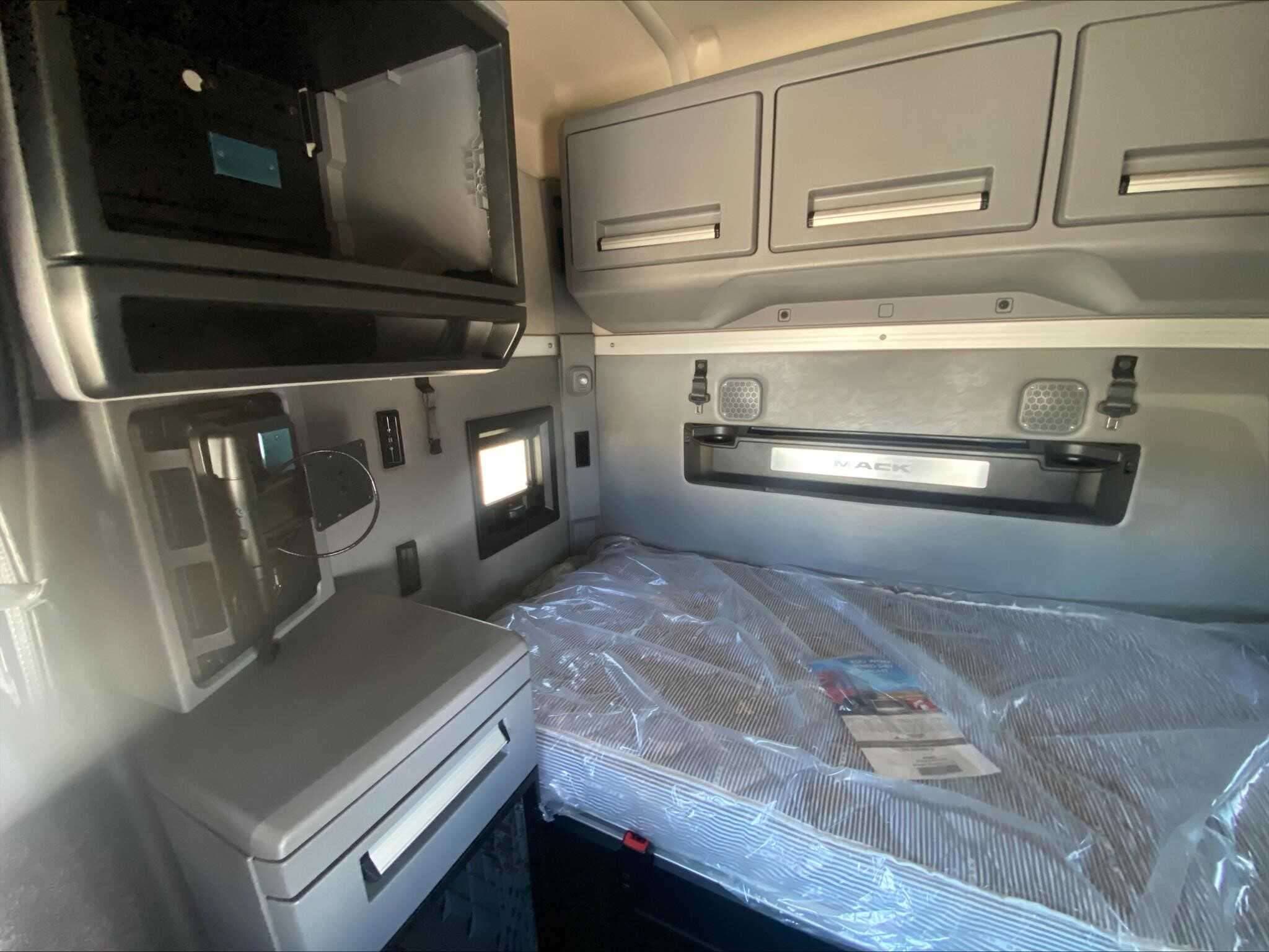 Used 2020 MACK ANTHEM Conventional - Sleeper Truck in Tulsa, OK image 20