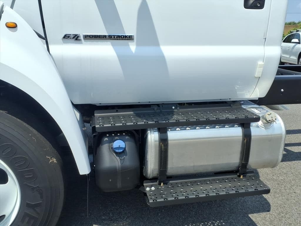 2027 Ford F750 SD image 14