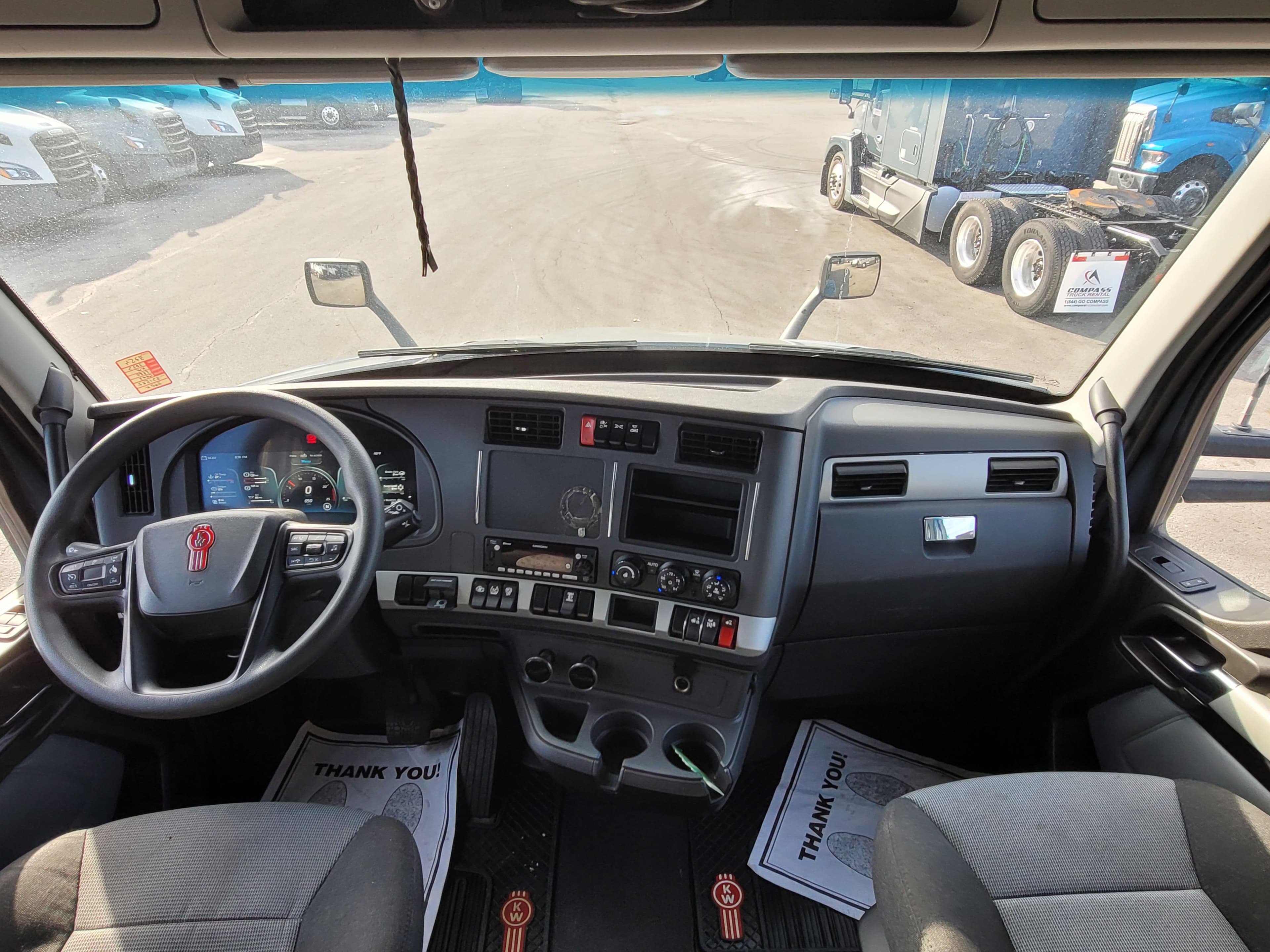 2023 Kenworth T680 image 10