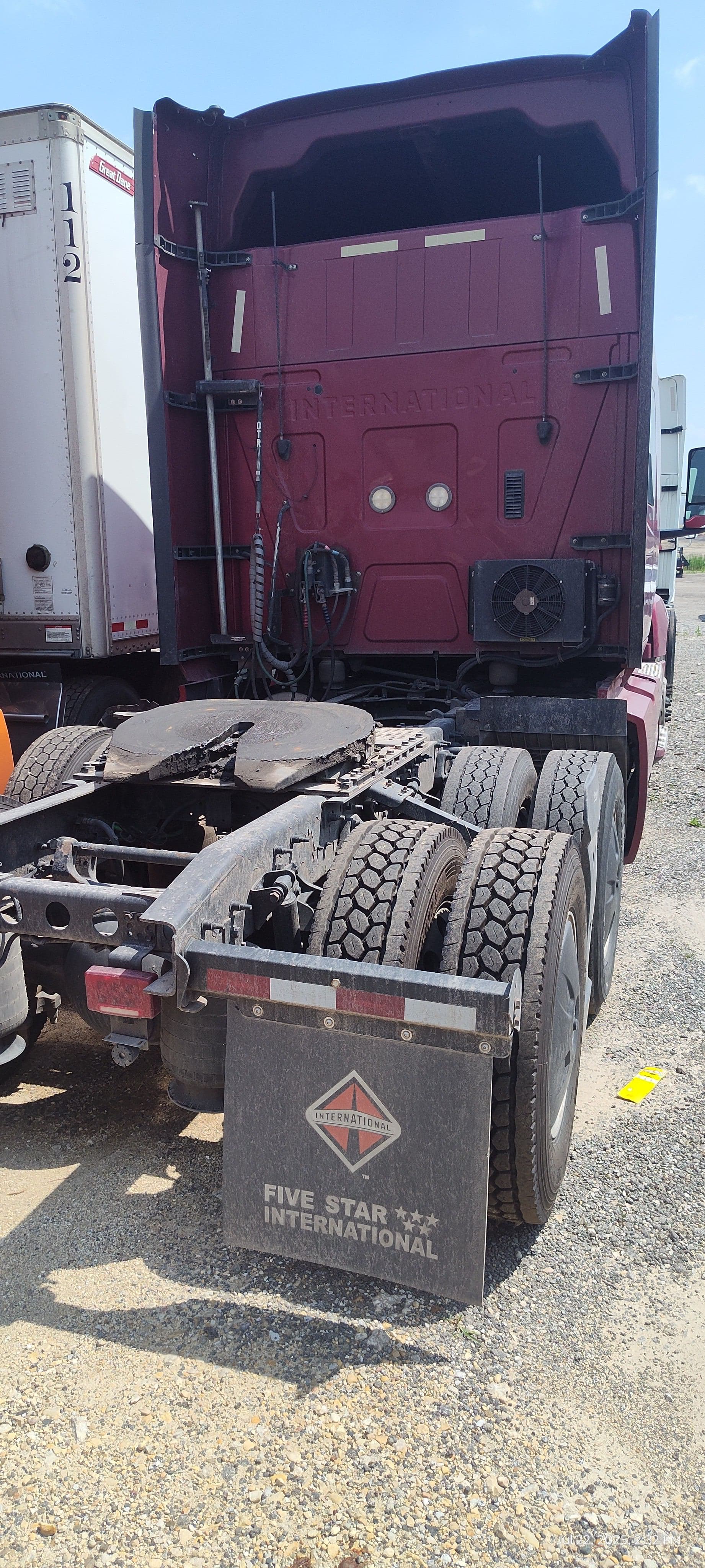 2019 International LT625 image 10