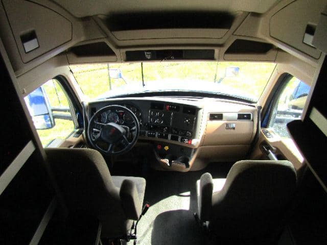 2020 Kenworth T680 image 6