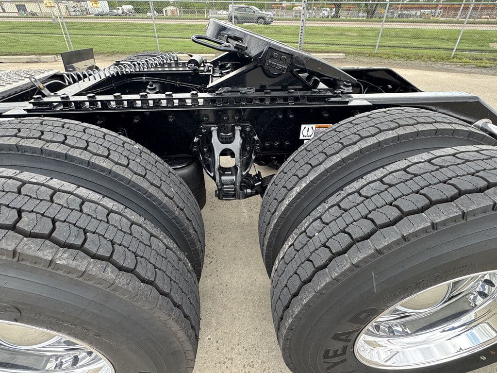 New 2027 KENWORTH W900L image 4