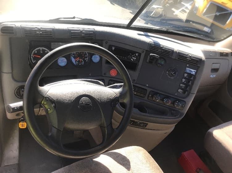 Used 2020 FREIGHTLINER Conventional - Day Cab, Tractor - CASCADIA 113 image 10