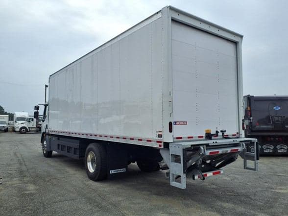 2026 Kenworth K270E image 8