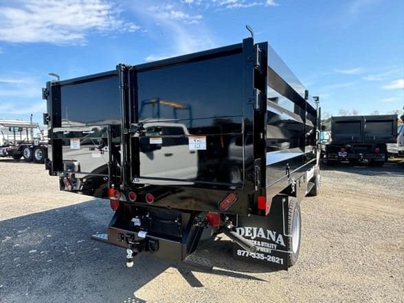 2024 Ford F550 image 3