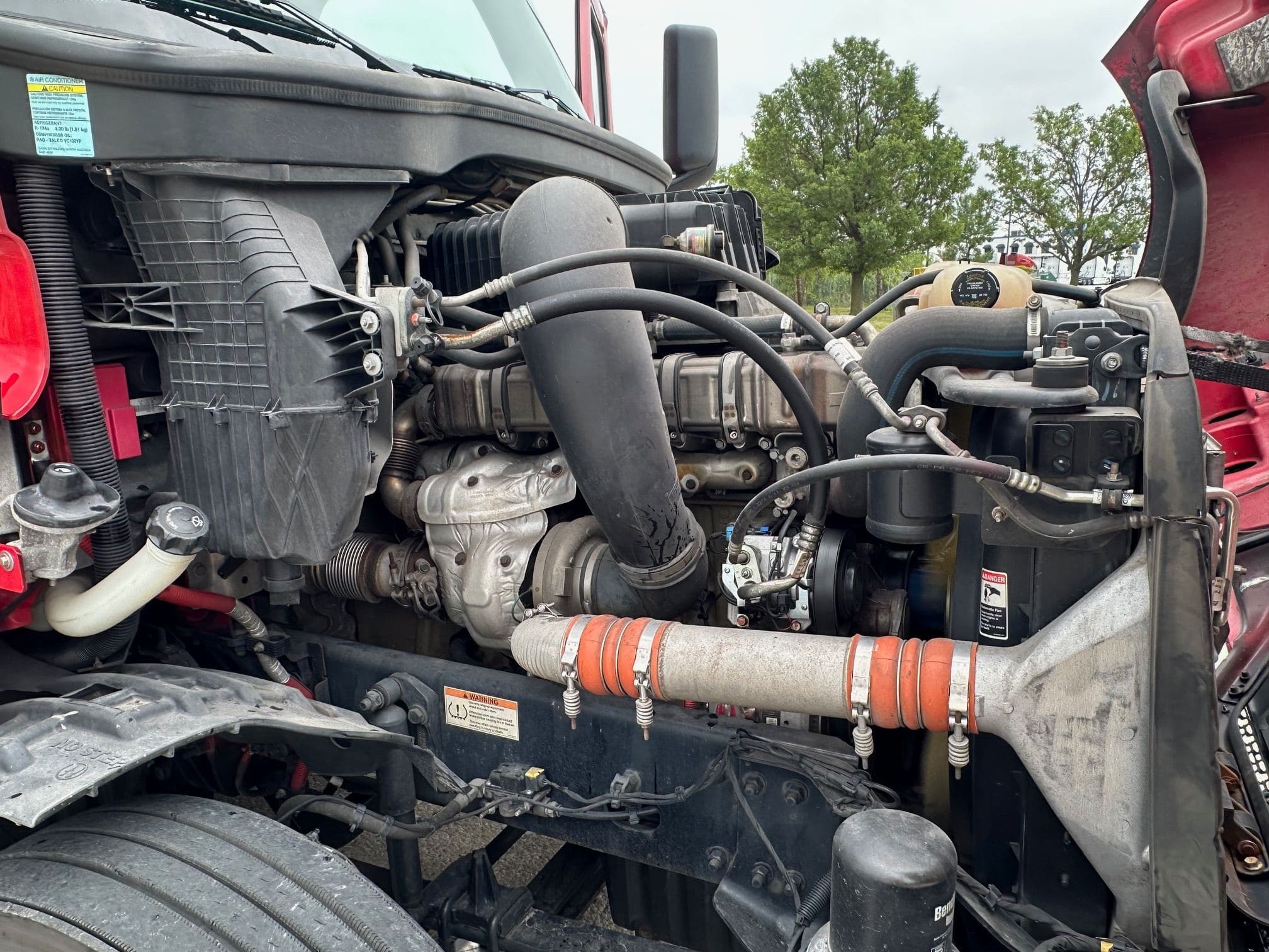 2020 Freightliner Cascadia 126 image 13