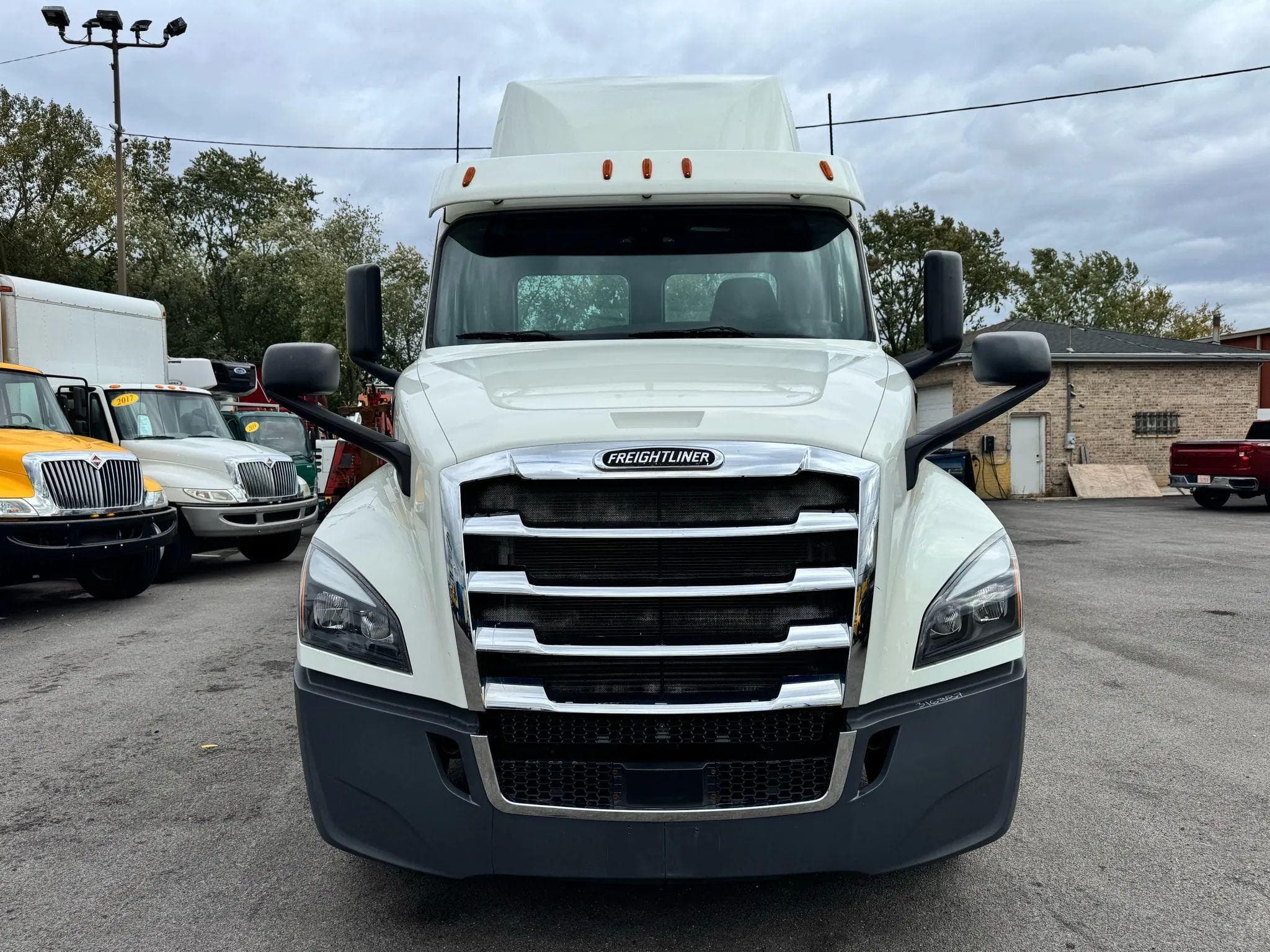2018 Freightliner Cascadia image 1