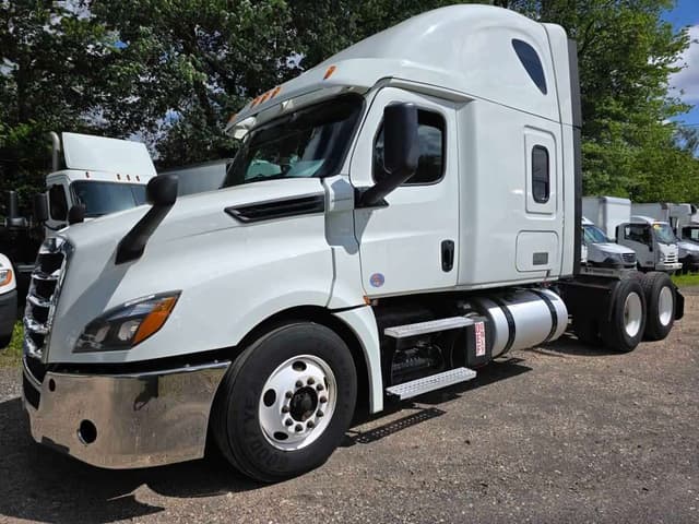 Used 2019 FREIGHTLINER Conventional - Sleeper Truck - CASCADIA 126 For Sale