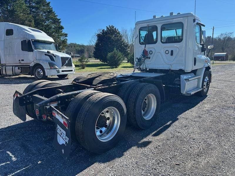 2020 Freightliner Cascadia 113 image 6