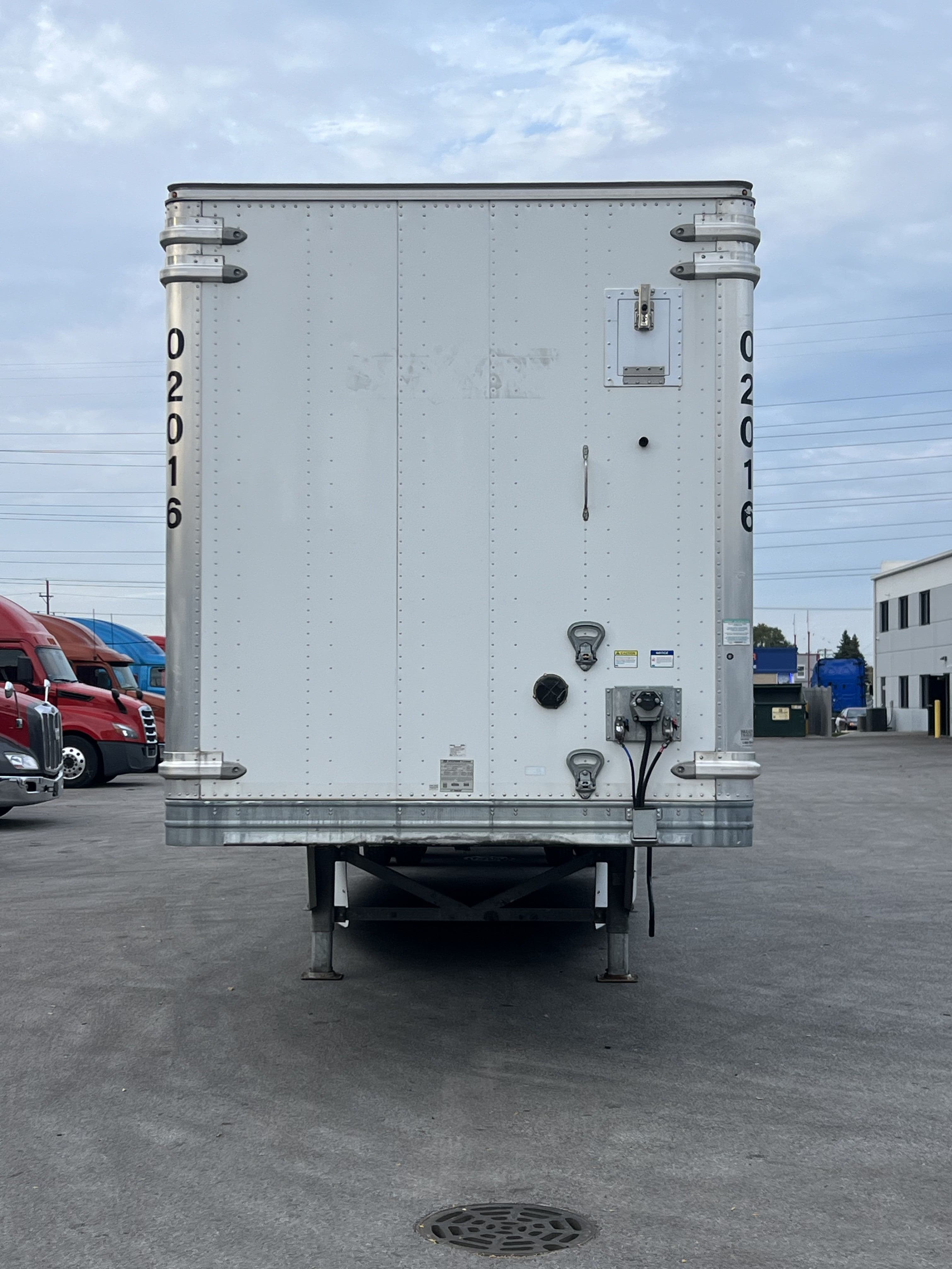 2022 Hyundai Trailer image 4