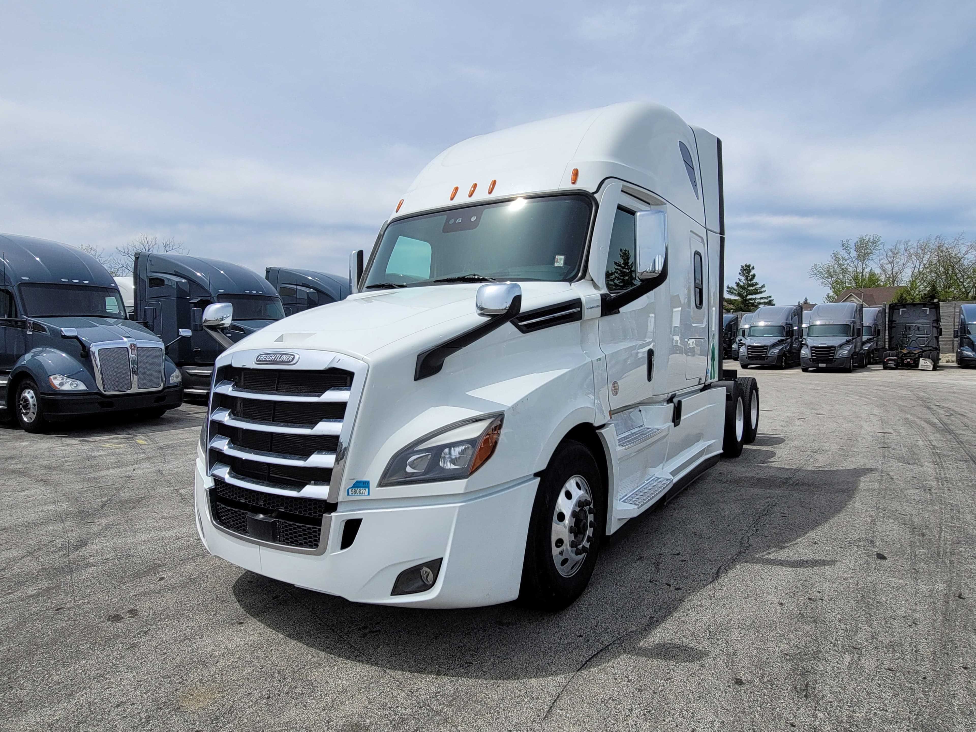 2022 Freightliner Cascadia 126 image 1