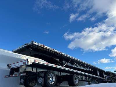 2025 Utility Reefer image 2